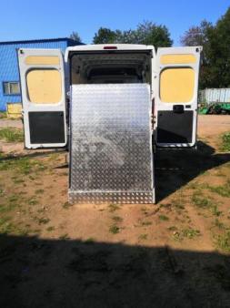 Погрузочный / перегрузочный мост для складской техники